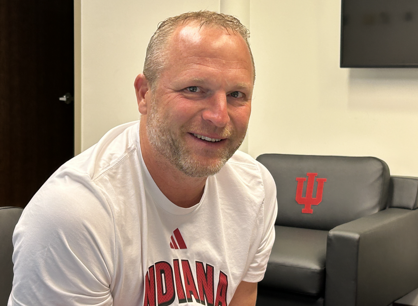 BOZICH | 5 questions with new Indiana men's basketball coach Darian DeVries